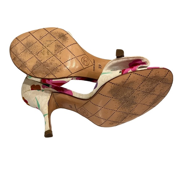 Chanel White Floral Canvas Bow Ankle Strap Sandals - Picture 11 of 12